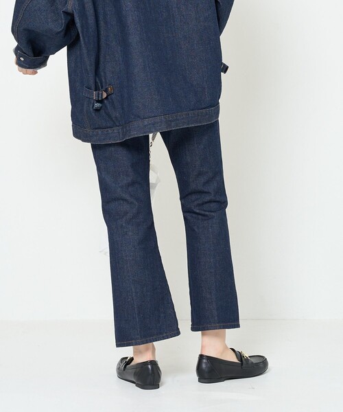 FREAK'S STORE（フリークスストア）の「Wrangler × FREAK'S STORE/ラングラー 別注FLARE DENIM PANTS/別注フレアデニムパンツ（デニムパンツ・レディース・ネイビー/サックスブルー・M/S）」の10枚目の写真