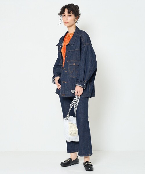 FREAK'S STORE（フリークスストア）の「Wrangler × FREAK'S STORE/ラングラー 別注FLARE DENIM PANTS/別注フレアデニムパンツ（デニムパンツ・レディース・ネイビー/サックスブルー・M/S）」の20枚目の写真