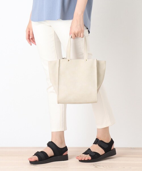 SHOO・LA・RUE（シューラルー）の「◆3層・ポーチ付スクエアトート（トートバッグ・レディース・チャコールグレー/ブラック/ナチュラル/ベージュ/ピンク系/ネイビー/ライトグリーン系・00）」の15枚目の写真