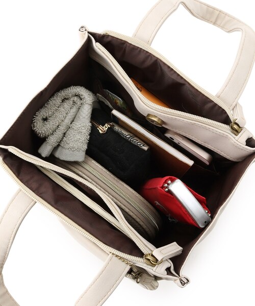 SHOO・LA・RUE（シューラルー）の「◆3層・ポーチ付スクエアトート（トートバッグ・レディース・チャコールグレー/ブラック/ナチュラル/ベージュ/ピンク系/ネイビー/ライトグリーン系・00）」の8枚目の写真