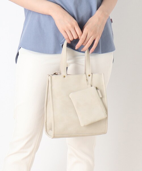 SHOO・LA・RUE（シューラルー）の「◆3層・ポーチ付スクエアトート（トートバッグ・レディース・チャコールグレー/ブラック/ナチュラル/ベージュ/ピンク系/ネイビー/ライトグリーン系・00）」の12枚目の写真