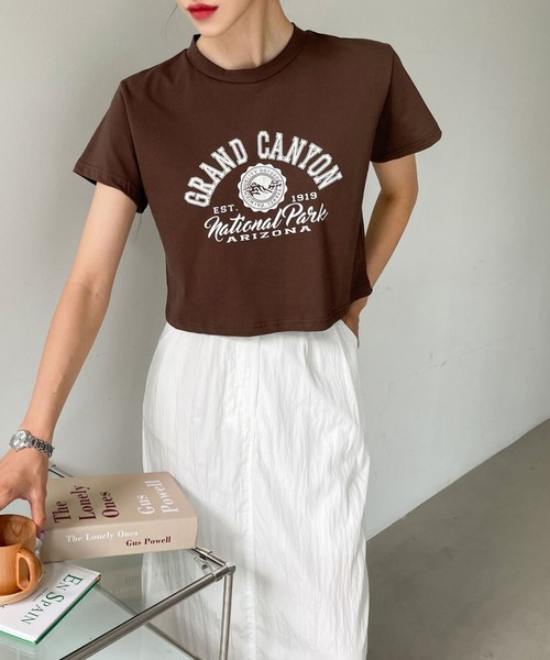 me+em select（ミームセレクト）の「ショート丈カレッジロゴTシャツ（Tシャツ/カットソー・レディース・アイボリー/ブラウン/ブラック/グレー・FREE）」の20枚目の写真