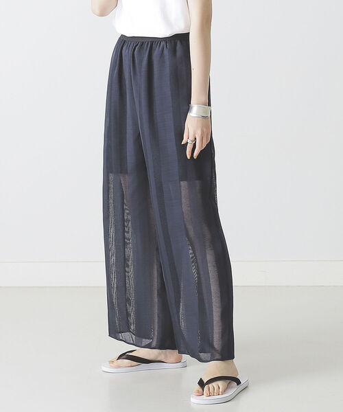 BEAMS LIGHTS（ビームスライツ）の「BEAMS LIGHTS / シャドウ ストライプ ワイド パンツ（その他パンツ・レディース・ホワイト/ネイビー・ONE SIZE）」の2枚目の写真