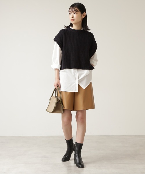 NATURAL BEAUTY BASIC（ナチュラルビューティーベーシック）の「フェイクレザーショートパンツ/0171230971（その他パンツ・レディース・キャメル/ブラック・SMALL/MEDIUM）」の6枚目の写真