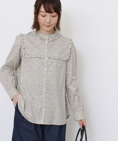 POU DOU DOU(プードゥドゥ)の「スクエアヨークフリル長袖ブラウス(シャツ/ブラウス・レディース・ブラック/ネイビー/アイボリー/ミント・3)」の2枚目の写真