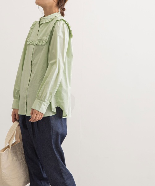 POU DOU DOU(プードゥドゥ)の「スクエアヨークフリル長袖ブラウス(シャツ/ブラウス・レディース・ブラック/ネイビー/アイボリー/ミント・3)」の16枚目の写真