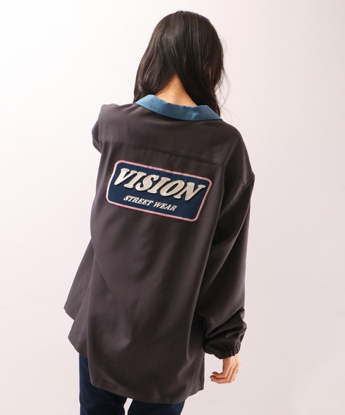 VISION STREET WEAR(ヴィジョンストリートウェア)の「VISION STREET WEAR プレートロゴ刺繍シャツ(シャツ/ブラウス・メンズ・グレイッシュブルー/アイボリー/チャコールグレー・LL/M/L)」の2枚目の写真