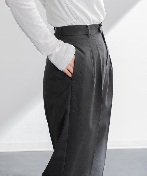 AMERICAN RAG CIE（アメリカンラグシー）の「ウールブレンドタックワイドパンツ（スラックス・レディース・チャコールグレー/キャメル・38/36）」の22枚目の写真