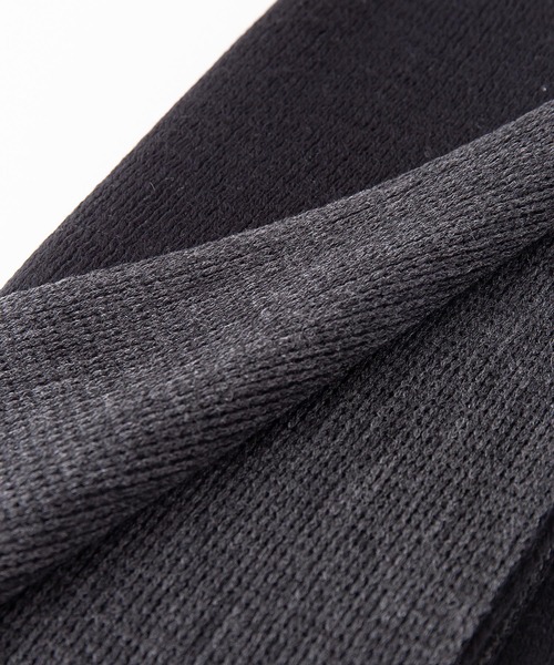 UNIVERSAL OVERALL（ユニバーサルオーバーオール）の「【UNIVERSAL OVERALL／ユニバーサルオーバーオール】リバーシブルマフラー　ワンポイントブランドロゴ（マフラー・メンズ・ネイビー/ブラック・FREE）」の5枚目の写真