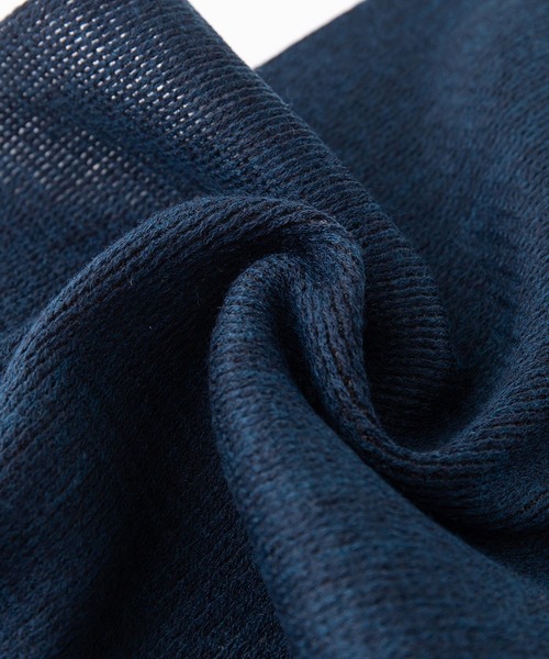 UNIVERSAL OVERALL（ユニバーサルオーバーオール）の「【UNIVERSAL OVERALL／ユニバーサルオーバーオール】リバーシブルマフラー　ワンポイントブランドロゴ（マフラー・メンズ・ネイビー/ブラック・FREE）」の9枚目の写真