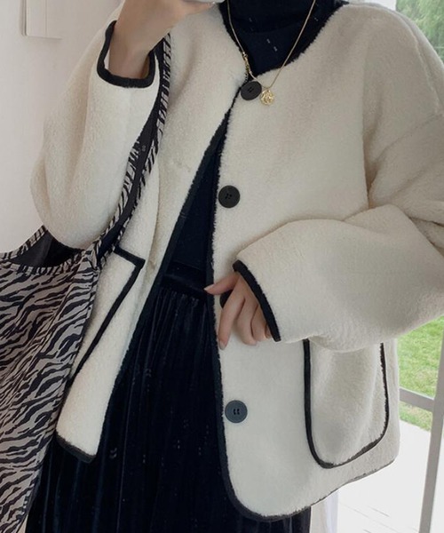 Girly Doll（ガーリードール）の「ノーカラーボアショートコート（ノーカラーコート・レディース・ブラック/キャメル/ホワイト・M/L）」の2枚目の写真