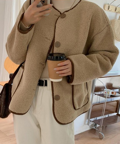 Girly Doll（ガーリードール）の「ノーカラーボアショートコート（ノーカラーコート・レディース・ブラック/キャメル/ホワイト・M/L）」の6枚目の写真