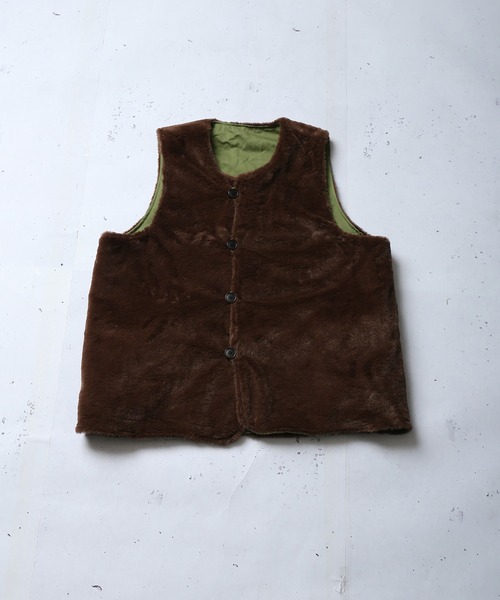 SPINNS（スピンズ）の「リバーシブル ファーベスト（ベスト・メンズ・ダークブラウン/キャメル/ブラック/カーキ・ONESIZE）」の14枚目の写真