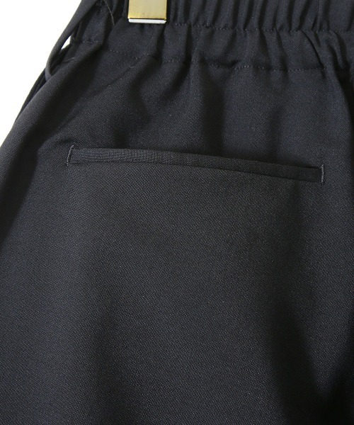 marka（マーカ）の「marka / マーカ：STITCHLESS TROUSERS - ORGANIC WOOL MOHAIR TROPICAL -：M22A-10PT01C[COR]（スラックス・メンズ・ブラック/グレー・1/2/3）」の8枚目の写真