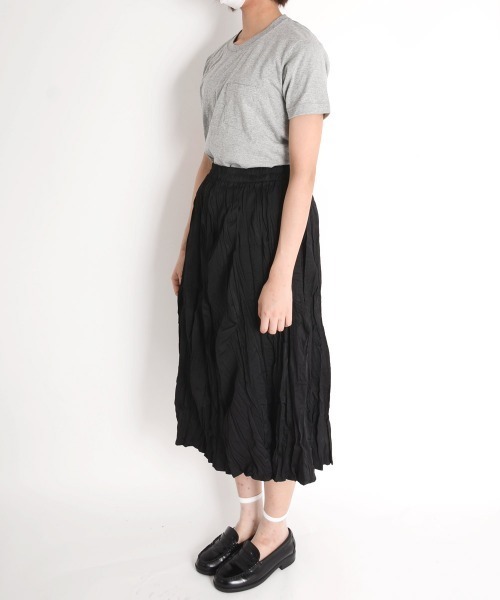 urge：（アージコロン ）の「【URGE：】しわ プリーツ加工　フレア　スカート（スカート・レディース・ブラック/ホワイト/ベージュ・MEDIUM/LARGE/SMALL）」の16枚目の写真