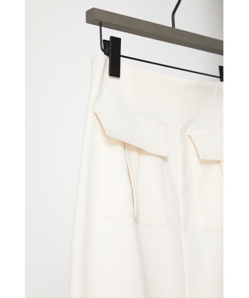 RIM.ARK（リムアーク）の「High waist cargo SK（スカート・レディース・オフホワイト/ライトブラック/ライトブラウン・36/38）」の17枚目の写真