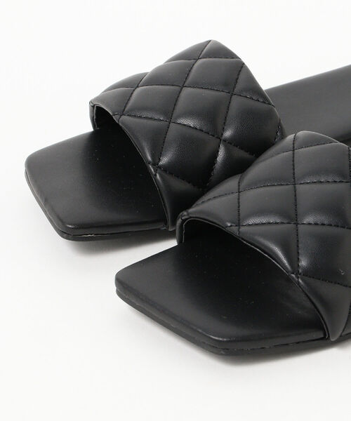 B:MING by BEAMS（ビーミングバイビームス）の「MALVADOS / キルトステッチ サンダル（サンダル・レディース・ホワイト/ブラック・8/9/7/5/6）」の8枚目の写真