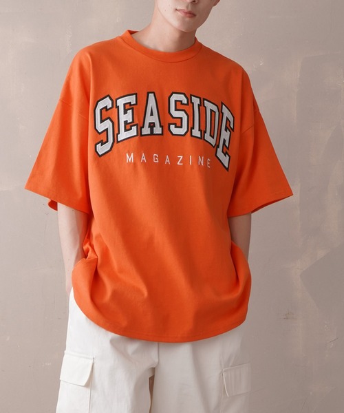 SPINNS(スピンズ)の「【ビッグシルエット】SEASIDEカレッジロゴTシャツ(Tシャツ/カットソー・メンズ・ホワイト/ピンク/グリーン/ダークブルー/スミクロ/オレンジ・ONESIZE)」の6枚目の写真