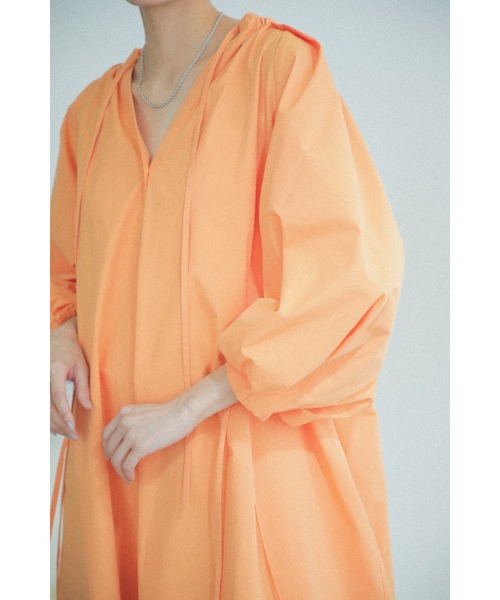 mag.by c(マグバイシー)の「(mag.by c)ボリュームスリーブワンピース(ワンピース・レディース・ブラック/グリーン/オレンジ・ONE SIZE)」の16枚目の写真