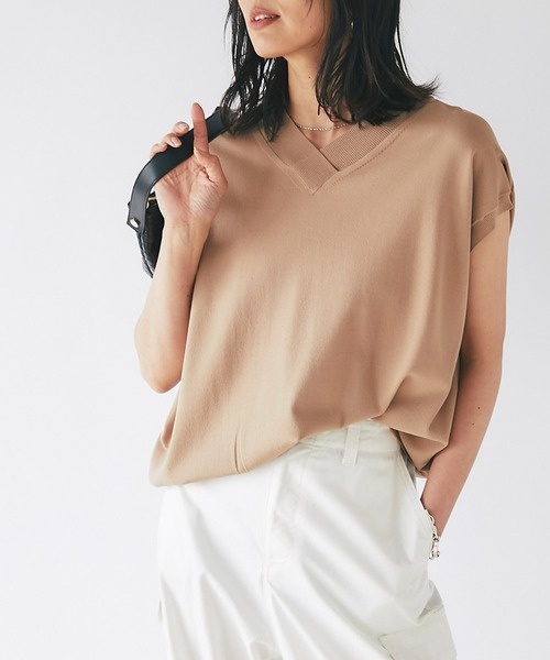 RIVE DROITE(リヴドロワ)の「クールタッチUVVネックワイドニット(ニット/セーター・レディース・ブラック/オフホワイト/グリーン/キャメル・FREE)」の2枚目の写真