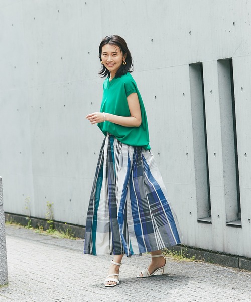 RIVE DROITE(リヴドロワ)の「クールタッチUVVネックワイドニット(ニット/セーター・レディース・ブラック/オフホワイト/グリーン/キャメル・FREE)」の17枚目の写真