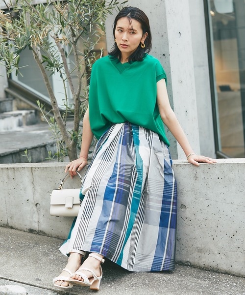 RIVE DROITE(リヴドロワ)の「クールタッチUVVネックワイドニット(ニット/セーター・レディース・ブラック/オフホワイト/グリーン/キャメル・FREE)」の18枚目の写真