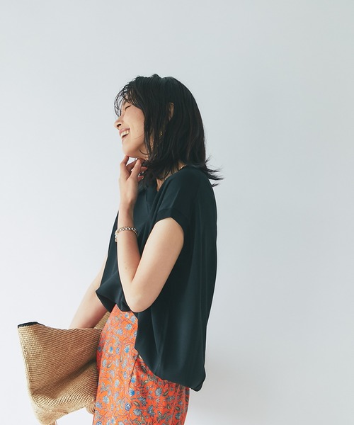 RIVE DROITE(リヴドロワ)の「クールタッチUVVネックワイドニット(ニット/セーター・レディース・ブラック/オフホワイト/グリーン/キャメル・FREE)」の7枚目の写真