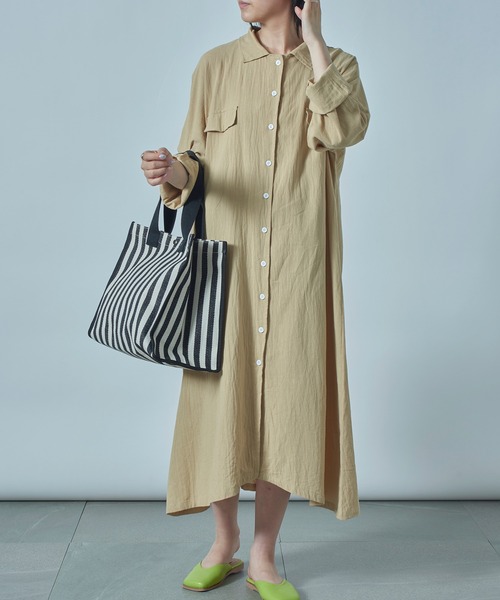 MAISON BREEZE(メゾンブリーズ)の「ナチュラルなシワ感でお手入れ楽々♪【MAISON BREEZE】パッカリングロングシャツワンピース SCCH(ワンピース・レディース・ブラック/ベージュ/グレー・FREE)」の1枚目の写真