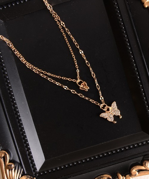 VIBGYOR Women（ヴィブジョー　ウィメン）の「【float】2連 バタフライ チャーム ネックレス（ネックレス・レディース・シルバー/ゴールド/ゴールド系・FREE）」の2枚目の写真