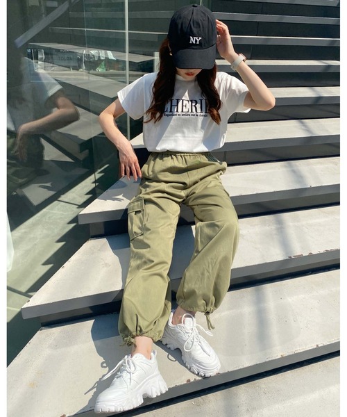 INGNI(イング)の「ふくれ刺繍ロゴショート丈Tシャツ(Tシャツ/カットソー・レディース・ブラック/ホワイト×グリーン/ホワイト×ブラック/ホワイト×ピンク・M)」の19枚目の写真
