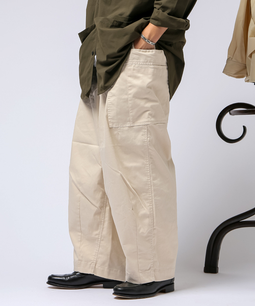 B.C STOCK(ベーセーストック)の「PLANTER ブカワイドパンツ(その他パンツ・メンズ・アイボリー/カーキ・MEDIUM/LARGE)」の9枚目の写真