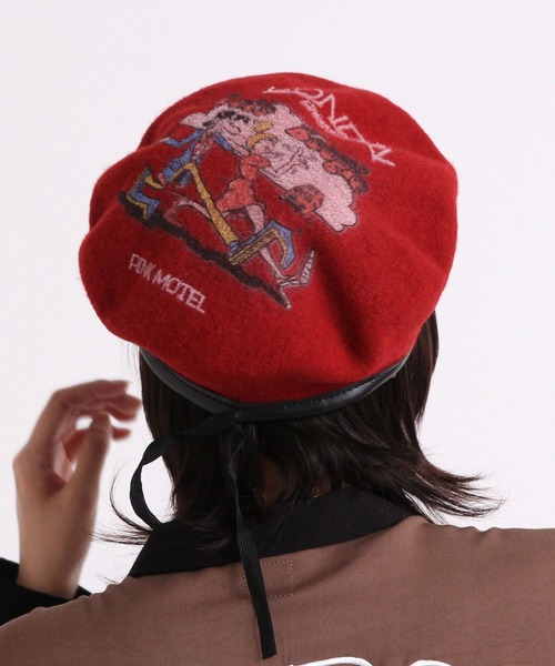 RNA（アールエヌエー）の「E4870 PINK MOTEL ベレー（ハンチング/ベレー帽・レディース・ブラック/レッド・FREE）」の13枚目の写真