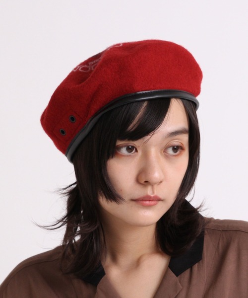 RNA（アールエヌエー）の「E4870 PINK MOTEL ベレー（ハンチング/ベレー帽・レディース・ブラック/レッド・FREE）」の6枚目の写真