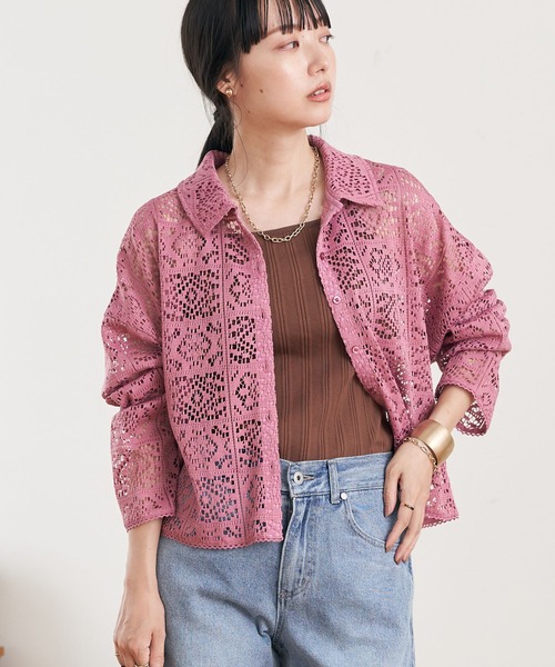 earth music&ecology(アースミュージックアンドエコロジー)の「ショート丈レースシャツ(シャツ/ブラウス・レディース・ブラック/グリーン/ラベンダー/オフホワイト・FREE)」の4枚目の写真