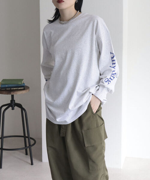 fredy emue(フレディエミュ)の「Anything袖ロゴ ロンT(Tシャツ/カットソー・レディース・ライトグレー/ネイビー/オフホワイト・38)」の2枚目の写真