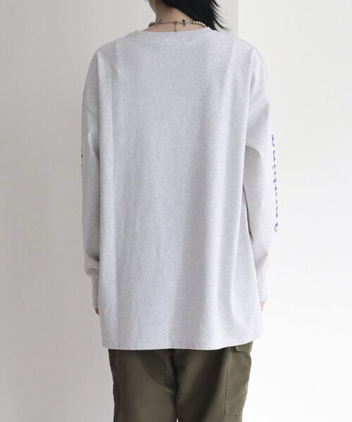 fredy emue(フレディエミュ)の「Anything袖ロゴ ロンT(Tシャツ/カットソー・レディース・ライトグレー/ネイビー/オフホワイト・38)」の7枚目の写真