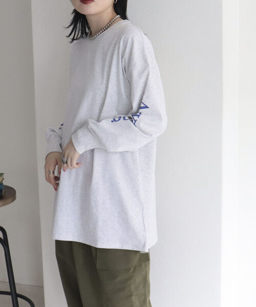 fredy emue(フレディエミュ)の「Anything袖ロゴ ロンT(Tシャツ/カットソー・レディース・ライトグレー/ネイビー/オフホワイト・38)」の13枚目の写真