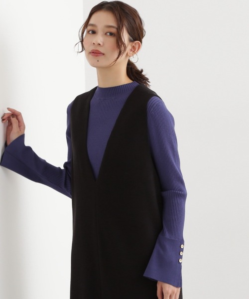 NATURAL BEAUTY BASIC（ナチュラルビューティーベーシック）の「フレアカフス釦ニット（ニット/セーター・レディース・チャコールグレー/ブルー/キャメル/イエロー・MEDIUM）」の2枚目の写真