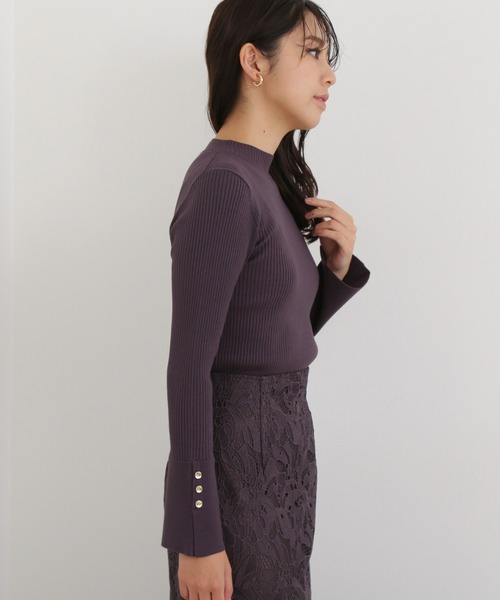 NATURAL BEAUTY BASIC（ナチュラルビューティーベーシック）の「フレアカフス釦ニット（ニット/セーター・レディース・チャコールグレー/ブルー/キャメル/イエロー・MEDIUM）」の11枚目の写真