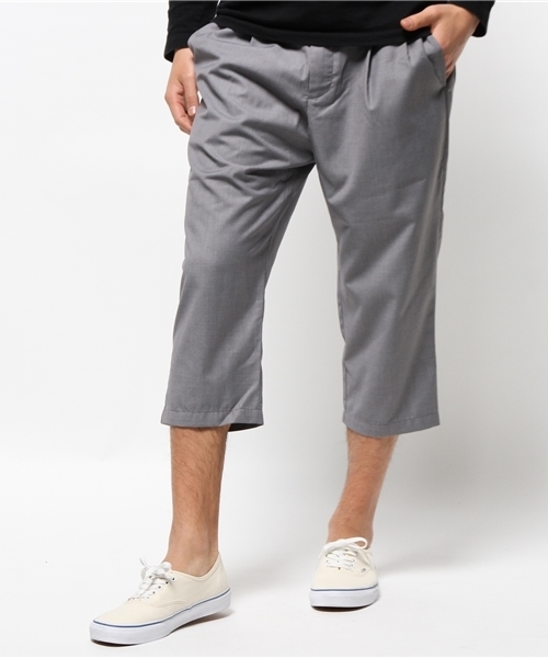 Lui's(ルイス)の「Lui's(ルイス) スラックス2タッククロップドパンツ(その他パンツ・メンズ・グレー/ブラック・MEDIUM/SMALL)」の1枚目の写真