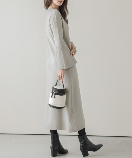 AMELY(エミリー)の「フレア袖ワンピーズ(ワンピース・レディース・ブラック/ネイビー/ベージュ/ライトグレー・フリー)」の19枚目の写真