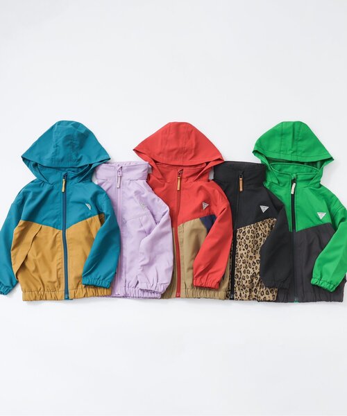 BREEZE（ブリーズ）の「【撥水加工】フードがしまえるカラバリウィンドブレーカー（ナイロンジャケット・キッズ・グリーン/レインボー/ブルー/ブラック/ラベンダー・140/150/130/120/110/100/90）」の7枚目の写真