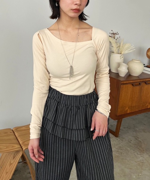 Jewelobe(ジュエローブ)の「アシンメトリーカットアウトトップス(Tシャツ/カットソー・レディース・ブラック/アイボリー/グレー/ブラウン・FREE)」の2枚目の写真