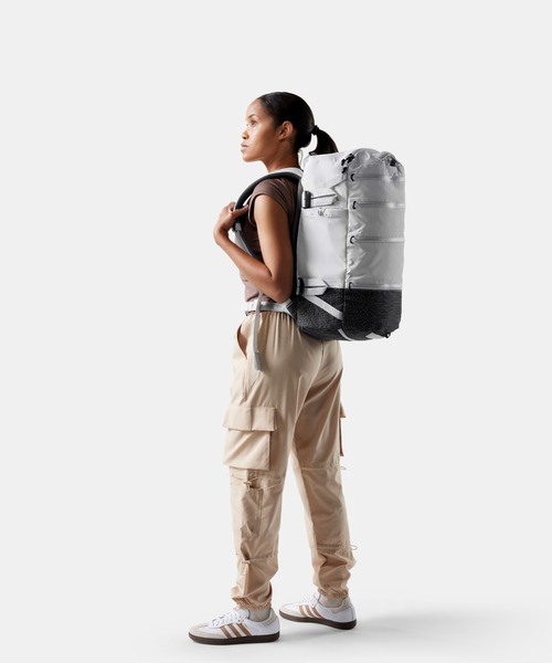 Matador(マタドール)の「Matador/マタドール SEG28 Backpack/セグ 28(バックパック/リュック・メンズ・ブラック/ホワイト・FREE)」の19枚目の写真