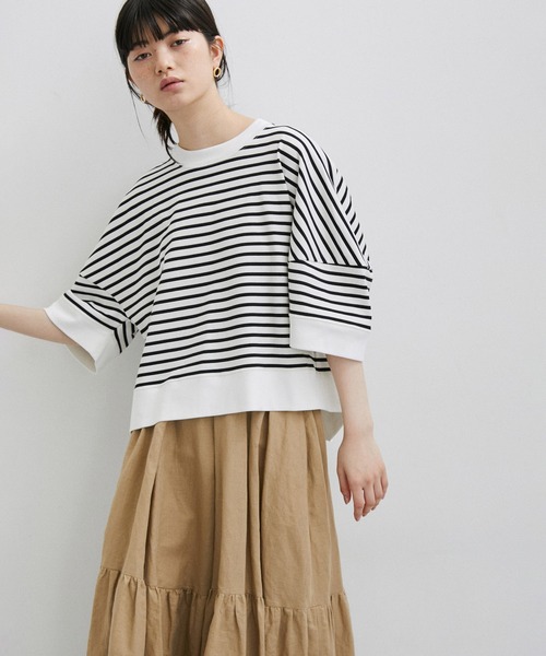 ADAM ET ROPE'（アダムエロペ）の「【サステナブル】クロップドTEE（Tシャツ/カットソー・レディース・ホワイト/ブラック/ライトグリーン/ホワイト系その他・FREE）」の3枚目の写真