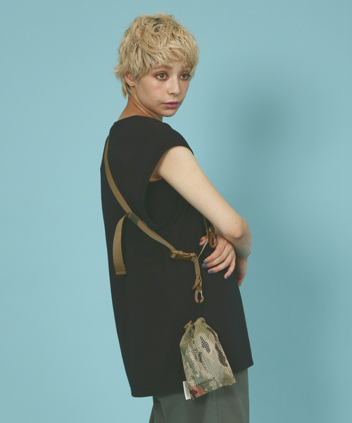 WILDERNESS EXPERIENCE（ウィルダネスエクスペリエンス）の「【WILDERNESS EXPERIENCE/ウィルダネスエクスペリエンス】フィールドマルチストラップ/ユニセックス（ショルダーバッグ・メンズ・ブラック/カーキ/ダークベージュ・フリー）」の2枚目の写真