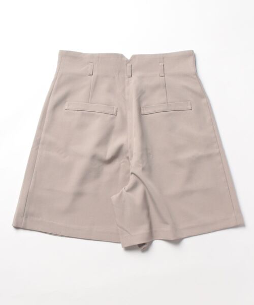 e-zakkamania stores（イーザッカマニアストアーズ）の「ハイウエスト タックショートパンツ（その他パンツ・レディース・グレイッシュベージュ/ブラック・フリー）」の13枚目の写真