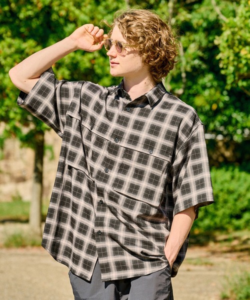 WETTEMPT(ウィテンプト)の「DOUBLE POCKET OMBRE CHECK SHIRT / ダブルポケットオンブレチェックシャツ(シャツ/ブラウス・メンズ・ベージュ/ブラック・SMALL/MEDIUM/LARGE)」の4枚目の写真
