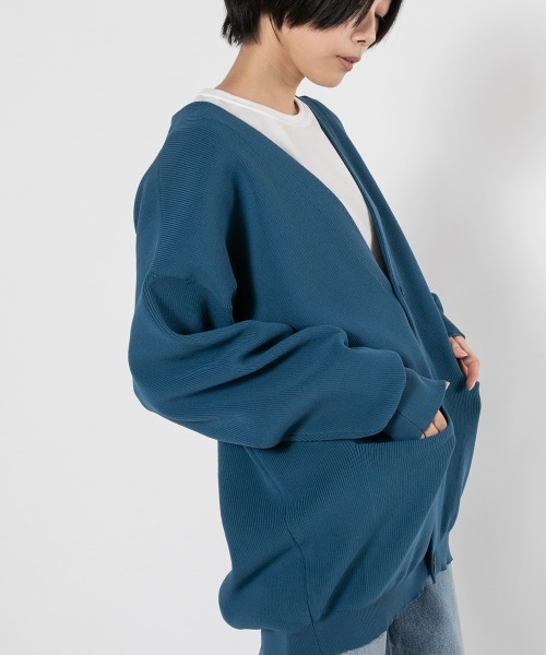 oblekt（オブレクト）の「【高山都×oblekt】ライトウェイトカーディガン（カーディガン/ボレロ・レディース・ブラック/ブルー・FREE）」の8枚目の写真