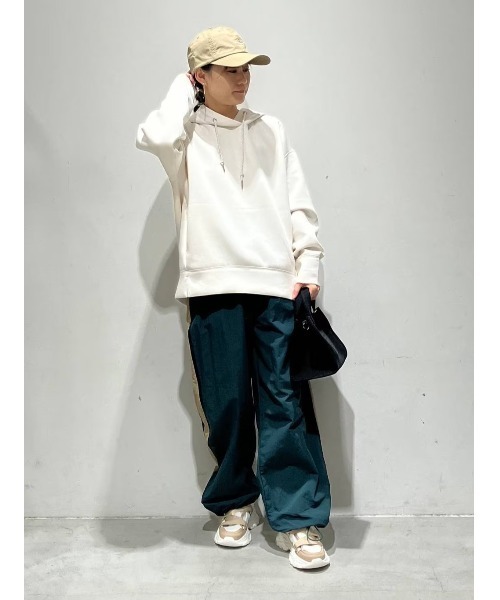 BAYFLOW（ベイフロー）の「ダンボールパーカー（パーカー・レディース・オフホワイト/ブルー/チャコール/モカ/ピンク・SMALL/MEDIUM/X-SMALL）」の19枚目の写真
